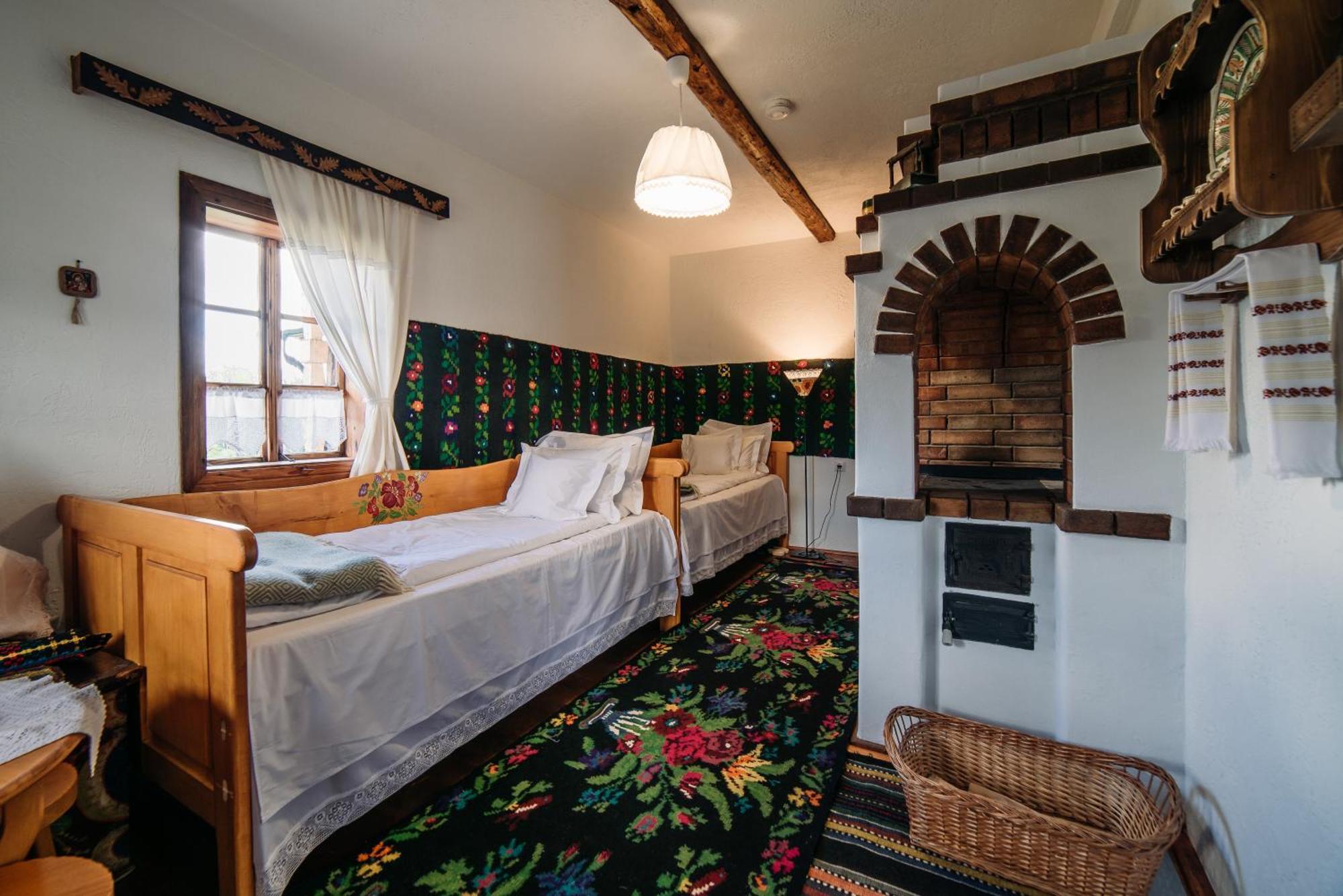 Pension La Roata Ґурагумора Екстер'єр фото
